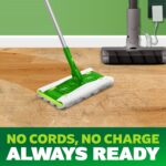 Swiffer Hair Magnet Deluxe Starter Kit with Collapsible Pole, 9 Hair Magnet Dry Cloths, 2 Bonus Mop & Go Wet Cloths - Image 4