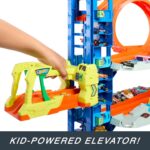 Hot Wheels City Ultimate Garage Track Set with 2 Die-Cast Toy Cars & Car-Eating Dragon, Stores 50+ Vehicles, 4 Levels - Image 4