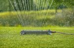 GARDENA 20570 | Up to 3800 sq ft - AquaZoom Adjustable Oscillating Yard Sprinkler, for Watering Large Area Lawn and Garden. Aquazoom Outdoor oscillating Sprinkler has Wide Heavy Duty Base. - Image 6