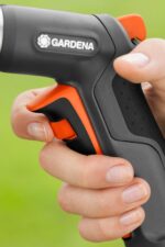 Gardena Premium Cleaning Nozzle: Heavy Duty Water Sprayer for Cleaning and Irrigation, with Pulse Trigger and Permanent Lock, Frost Protection (18305-20) - Image 4