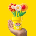 Play-Doh Flower Two Pack, Tulips, Daffodils, Sunflower & Daisies, Kids Arts & Crafts Kit, Gifts for Girls & Boys - Image 4