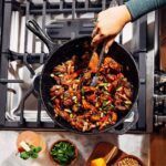 Lodge Chef Collection 12.5 Inch Wok - Image 4