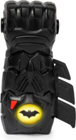 Batman, Interactive Gauntlet with Over 15 Phrases and Sounds, Halloween Costume for Kids Toys for Boys Aged 4 and Up