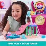 Gabby's Dollhouse, Purr-ific Pool Playset with Gabby and Mercat Figures, Color-Changing Mermaid Tails and Pool Accessories Kids Toys for Ages 3 and Up - Image 2