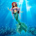 Mattel Disney Princess Mermaid Ariel Sparkling Princess Fashion Doll & Accessory with Removable Tail, Sleeves & Flower Hair Clip, Inspired by Movie - Image 2