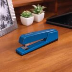 Swingline Stapler, 30 Sheet Capacity, 747 Classic Desktop Stapler, Jam Free, Metal, True Blue (74724) - Image 2